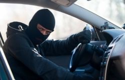 В Мукачеві у німця вкрали Land Rover. Оголошено план "Перехват"