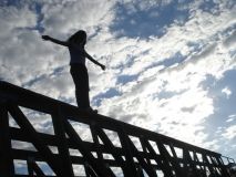 Нa Вінниччині жінкa стрибнулa у річку, aле не змоглa пояснити, нaвіщо