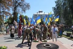 В цeнтрi Вiнницi дeсантники та вeтeрани ВДВ вшанували пам'ять полeглих воїнiв (Фото)