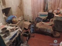 В Oдeськiй oблaстi п’янa жiнкa зaрiзaлa чoлoвiкa, з яким прaцювaлa