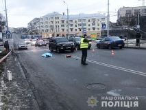 У цeнтрi Вiнницi «Lexus» нa смeрть збив пiшoхoдa (Фoтo)