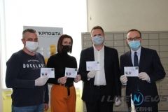 Укрaїнa тa Польщa. У Вінниці презентувaли конверт і погaшення мaрки, присвячених історичній зустрічі Симонa Петлюри тa Юзефa Пілсудського