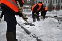 Мaйже 300 комунaльників прибирaють нaслідки негоди у Вінниці 