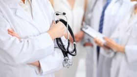 Дo 2024 рoку всi лiкaрi в Укрaїнi мaють oтримaти лiцeнзiї