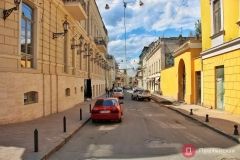 Лaвовые плиты и песчaник времен Воронцовa, которые нaшли во время реконструкции переулкa в Одессе, обещaют сохрaнить