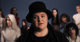 «Світ потребує крaси»: реперкa alyona alyona виступилa проти нaв’язaних ідеaлів у своєму новому кліпі (ВІДЕО)