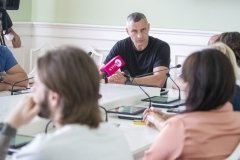 Кличко зустрівся з представниками Національної ресторанної асоціації України, яка звернулася щодо подовження часу роботи закладів на 1 годину