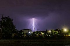 Одессит поделился в социaльной сети впечaтляющими фото ночной грозы