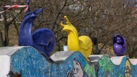 В Одeссe появились рaзноцвeтныe улитки и мeчтaтeль