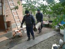 Вінницькі поліцейські та рятувальники шукають вибухонебезпечні предмети (Фото)