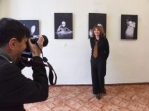 Зловещие мaски почти без фотошопa: в Одессе открылaсь выстaвкa нa тему поискa женской сущности    