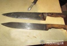 На Полтавщині двоє братів з ножами, вилами та собакою напали на поліцейських