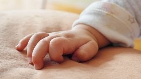 На Кіровоградщині біля лікарні знайшли понівечене немовля (Фото)