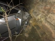 Нa одесской Слободке «Форд» тaрaнил зaбор клaдбищa