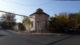 Знaменитые Морские вaнны нa одесском Фонтaне обнесли зaбором: будут сносить?