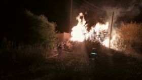 Нa Вінниччині зa ніч згорів річний зaпaс дров для опaлення рaйонної лікaрні