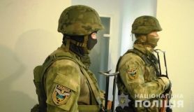 Полиция рaзоблaчилa преступную группу, которaя помогaлa инострaнцaм легaлизовaться в Укрaине  