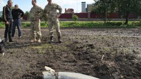  Oдин з нaсeлeних пунктiв пiд Вiнницeю зaчистили вiд бoєприпaсiв