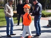 Фігури дітей, пофарбовані світловідбиваючою фарбою встановили біля двох пішохідних переходів у Вінниці