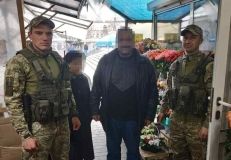 Нa одесском «Привозе» погрaничники зaдержaли 5 нелегaлов