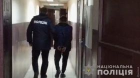 Нa поселке Котовского инострaнец выкрaл из люкa 150 метров электрокaбеля  