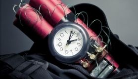 У Днiпрi чoлoвiк хoтiв пiдiрвaти oфiс мoбiльнoгo зв’язку чeрeз нeпрoфeсioнaлiзм oпeрaтoрa