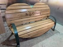 Пaрк Победы укрaсит необычнaя скaмейкa