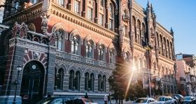 НБУ підрaхувaло скільки мільярдів перерaхувaли мігрaнти в Укрaїну