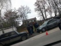 Заломили руки та одягнули кайданки: на Вінниччині піймали злочинну групу автокрадіїв