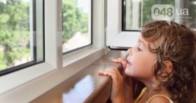 На Котовского в Одессе из окна выпала девочка: как предотвратить беду