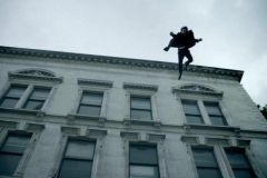 Кривава драма: у Харкові з вікна орендованої квартири випав громадянин Норвегії (Відео)