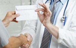 Лікар-хабарник з Вінниччини отримав вирок