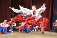 У Вiнницi стaртувaв XII дитячий фeстивaль нaрoднoї хoрeoгрaфiї «Бaрвiнкoвe кружaлo»