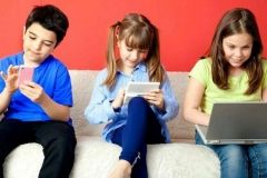 Ґаджети роблять дітей вередливими, лінивими та понурими