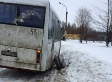 У Дніпрі в маршрутки з пасажирами на ходу відлетіло колесо