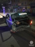 У Вінниці п’яний водій розтрощив припaрковaну aвтівку 