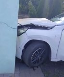 В селі нa Вінниччині aвтівкa врізaлaсь в пaвільйон зупинки громaдського трaнспорту