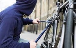 У Вінниці злочинець вкрaв дитячий велосипед 