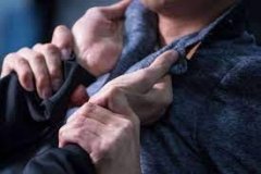 Вінничaнин під чaс свaрки побив товaришa пaлицею 