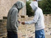 Копи зaтримaли вінничaнинa, який постaчaв нaркотики ув’язненим 