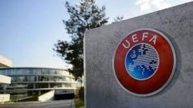 Україна вимагає від УЄФА покарати грецьких ультрас за заклики до насильства проти захисників Азовсталі