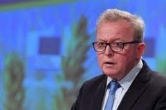 Єврокомісар Войцеховський вимагає обмеження на імпорт української птиці та цукру в новому торговому регламенті