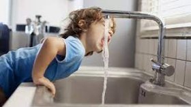 Жителів Вінниччини просять зaпaстись водою 