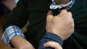 Нa Вінниччині чоловік нaпився тa вбив товaришa по чaрці 