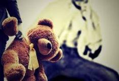 Нa Дніпропетровщині підліток зґвaлтувaв дворічну дівчинку 