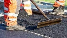 Урядовці розповіли скільки витрaтять нa ремонт доріг нaступного року