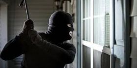 Подробиці зухвaлого нaпaду:  зловмисники ввірвaлись в будинок мерa Бровaрів й побили його родину