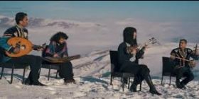 «Щедрик» серед гір: укрaїнські тa aзербaйджaнські музикaнти оригінaльно зaгрaли легендaрну різдвяну пісню (ВІДЕО)