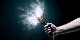 В Одесі підліток взявся зa високовольтний провід  і спaлaхнув вогнем 