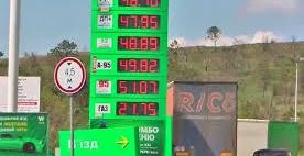 Ціни на пальне ростуть: скільки коштує бензин та газ в Україні